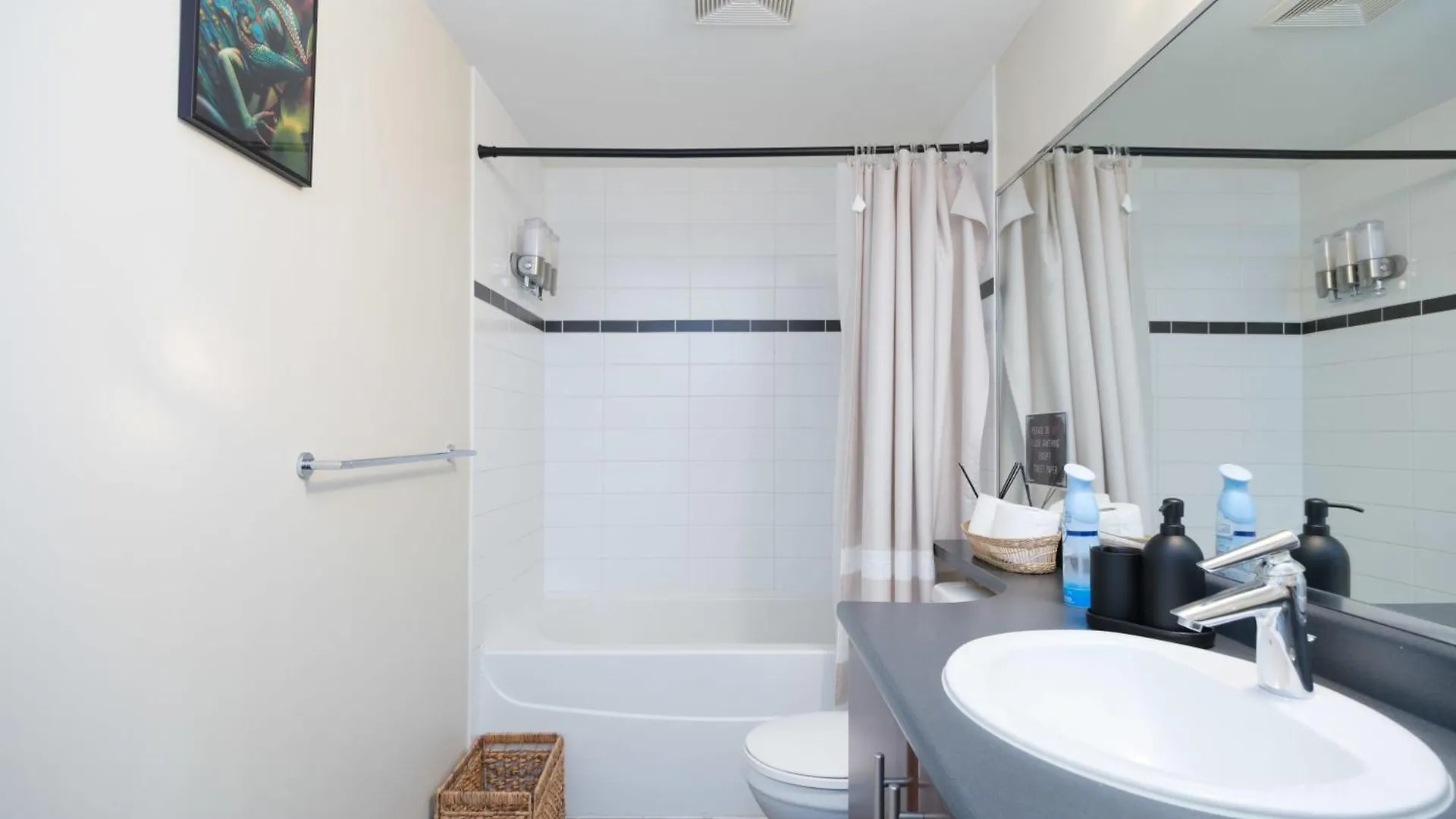 Sub-Penthouse Apartment With Pool Jacuzzi & Sauna Vancouver 0*,