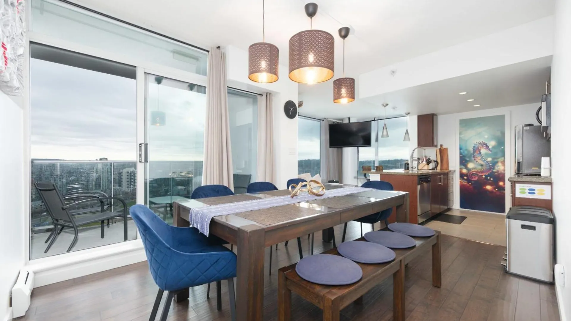 Sub-Penthouse Apartment With Pool Jacuzzi & Sauna Vancouver 0*,  Canada