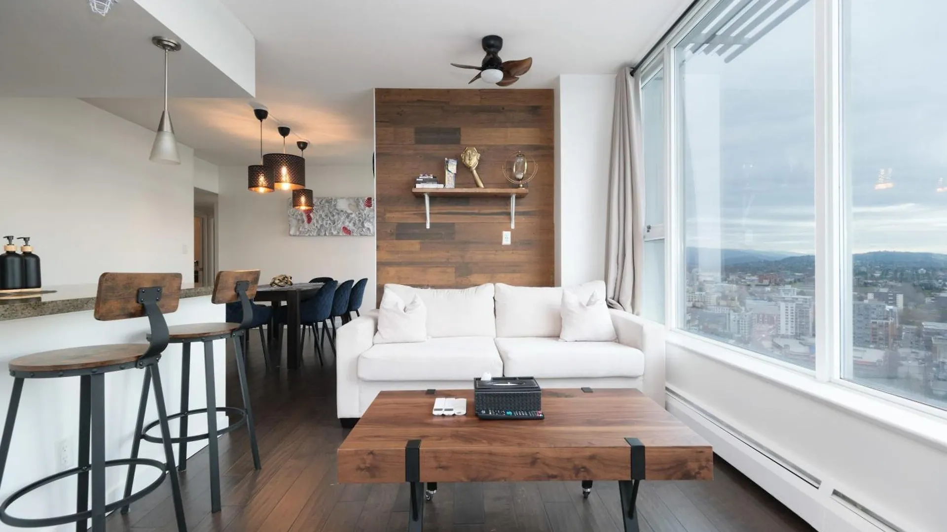 Sub-Penthouse Apartment With Pool Jacuzzi & Sauna Vancouver 0*,  Canada
